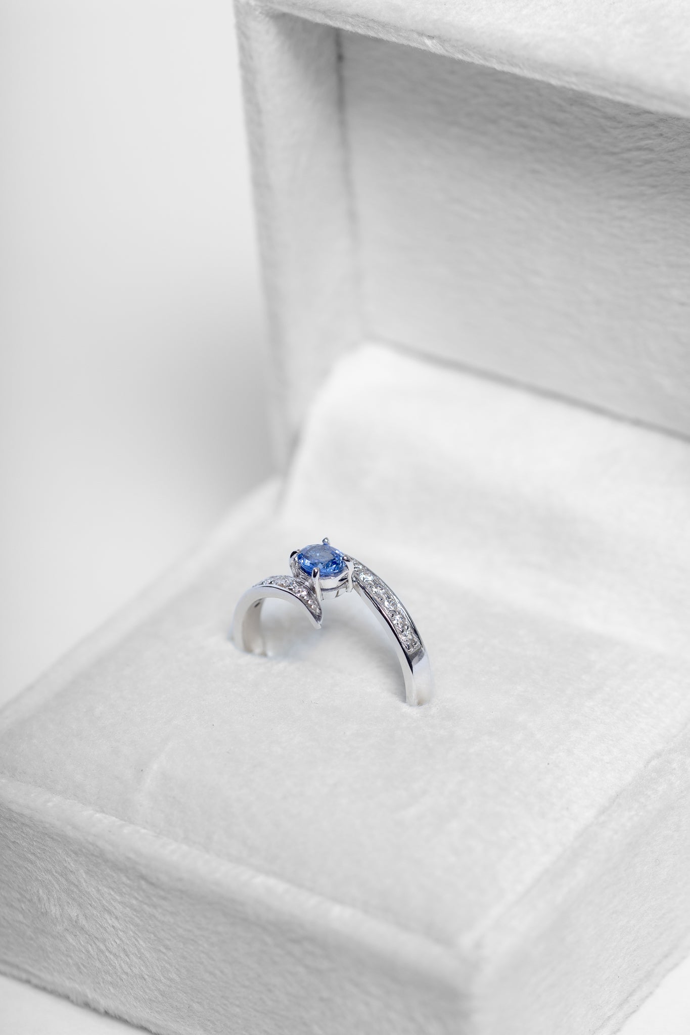 925 Sterling Silver Blue Sapphire and Zircon Ring