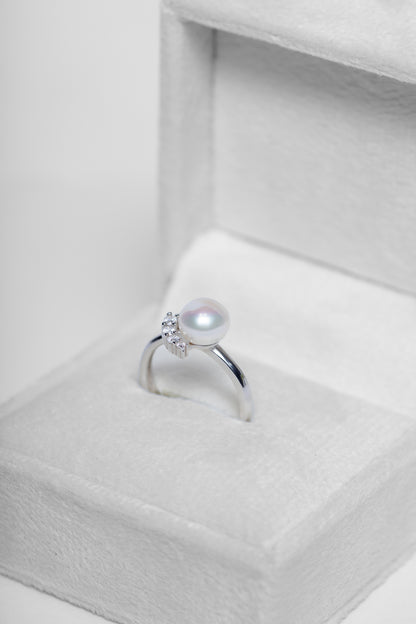 925 Sterling Silver Pearl and Zircon Ring