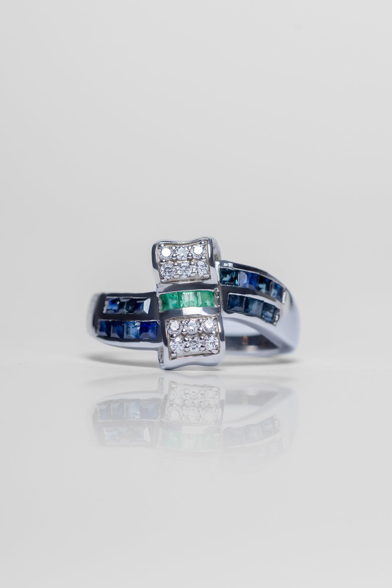 925 Sterling Silver Blue Sapphire and Emerald Ring