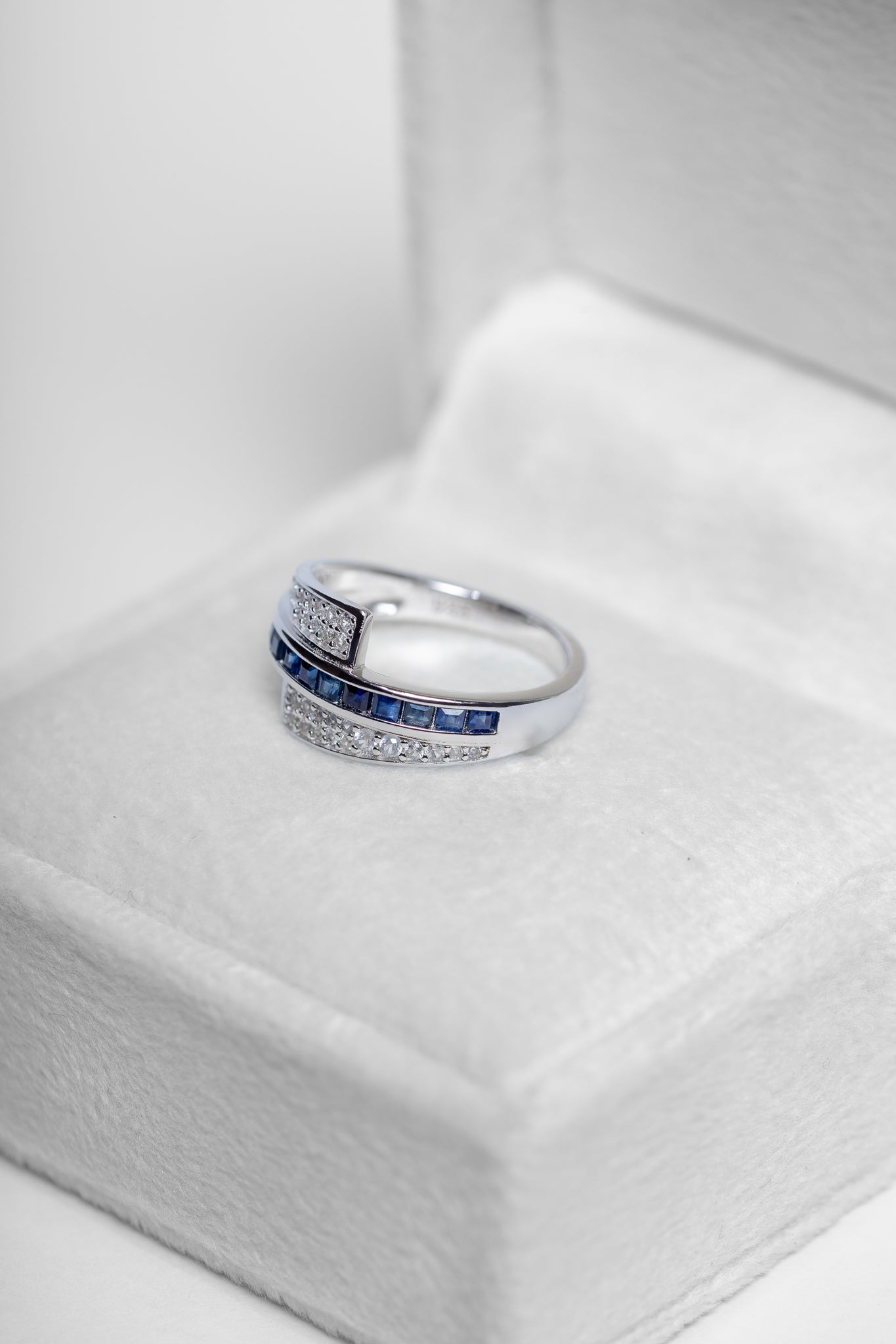 925 Sterling Silver Blue Sapphire and Zircon Ring