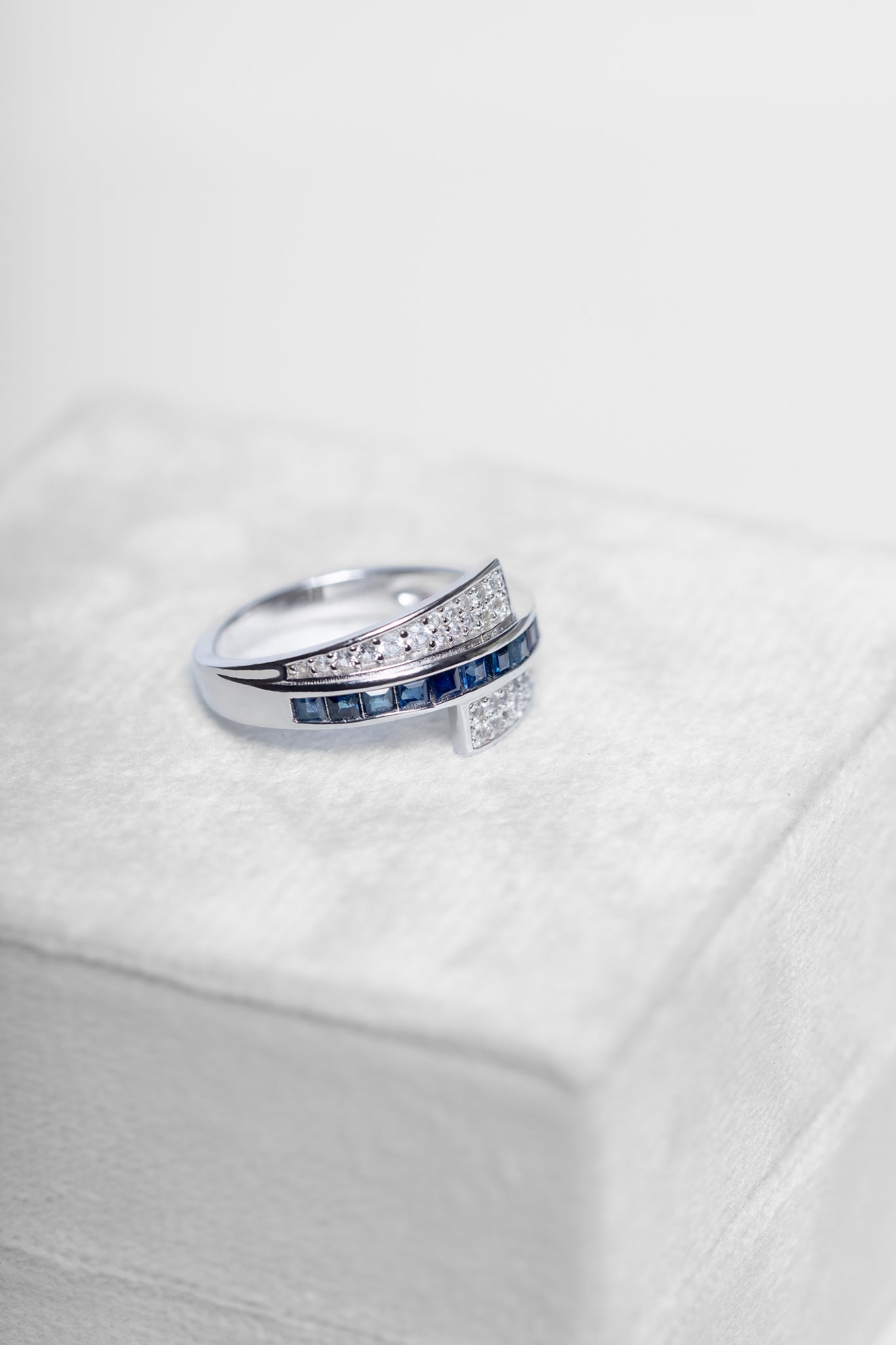 925 Sterling Silver Blue Sapphire and Zircon Ring