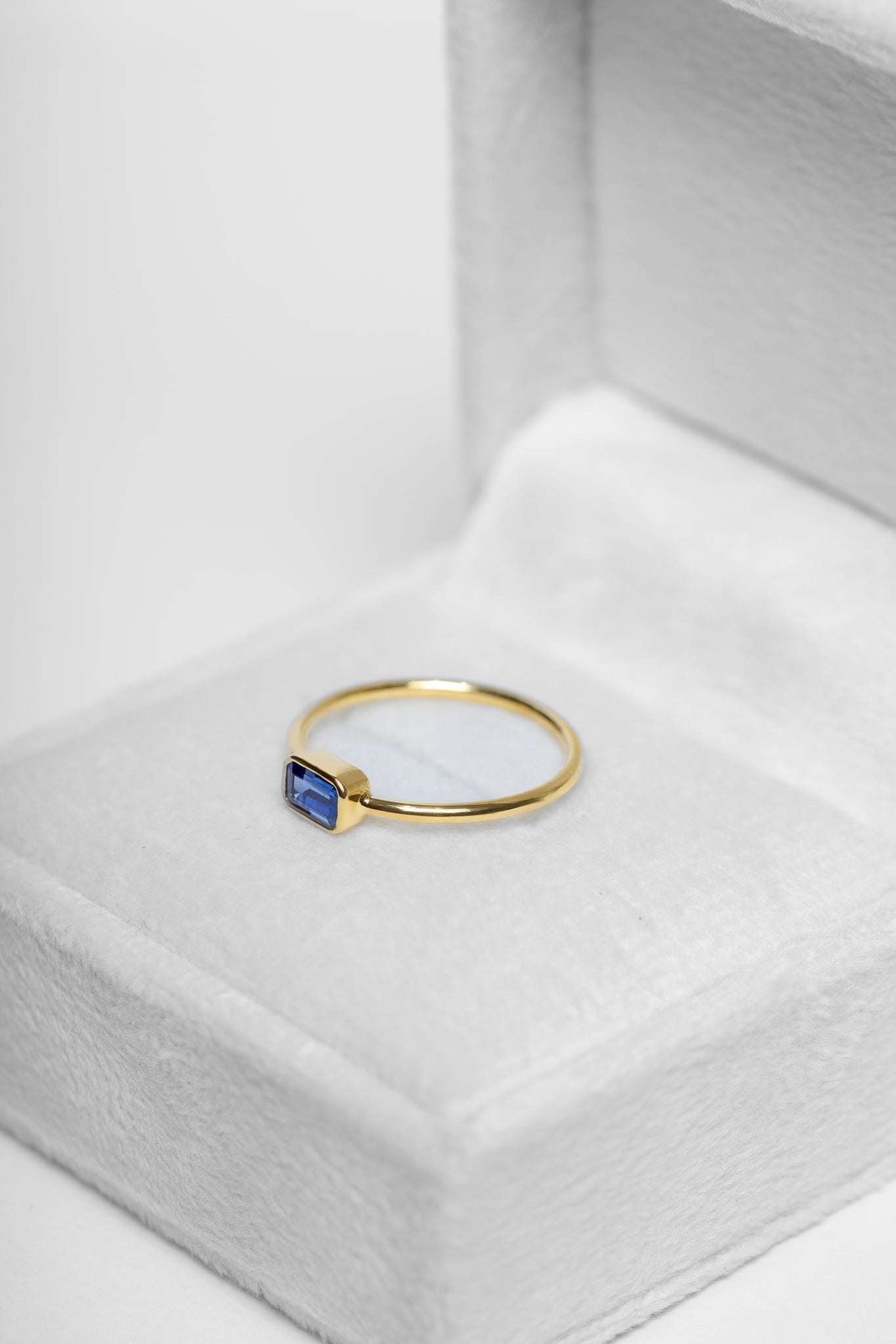 14K Blue Sapphire Solitaire Ring