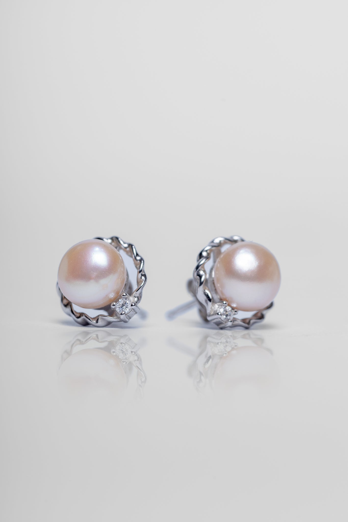 925 Sterling Silver Pearl Earring Studs