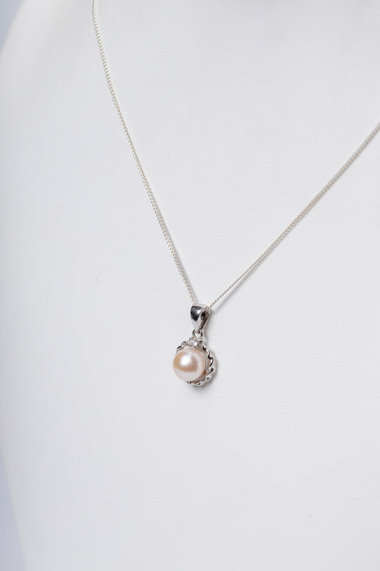 925 Sterling Silver Pearl Elegant Pendant