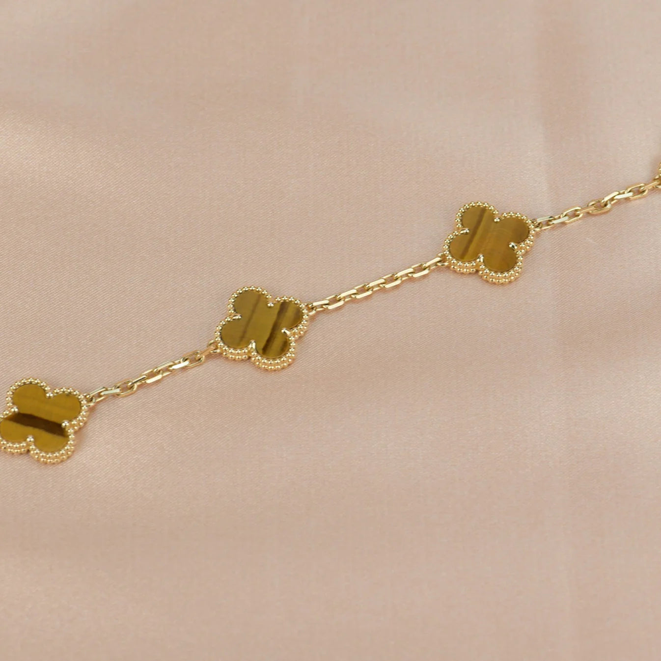 Clovers 5 Motifs Tiger Eye Bracelet