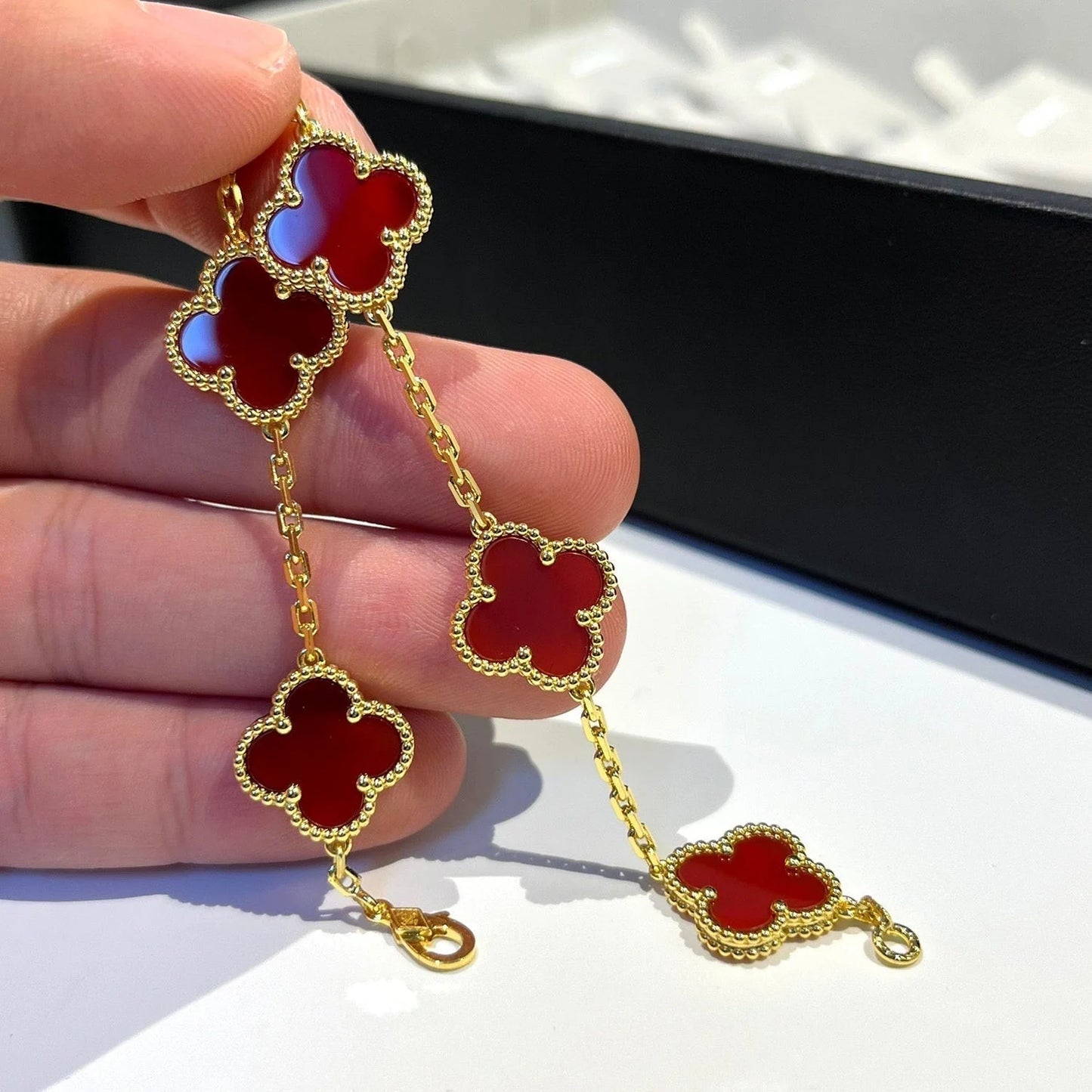 Clovers 5 Motifs Red Agate Bracelet