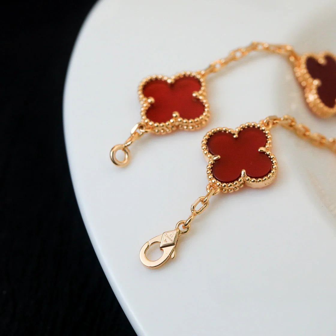 Clovers 5 Motifs Red Agate Bracelet